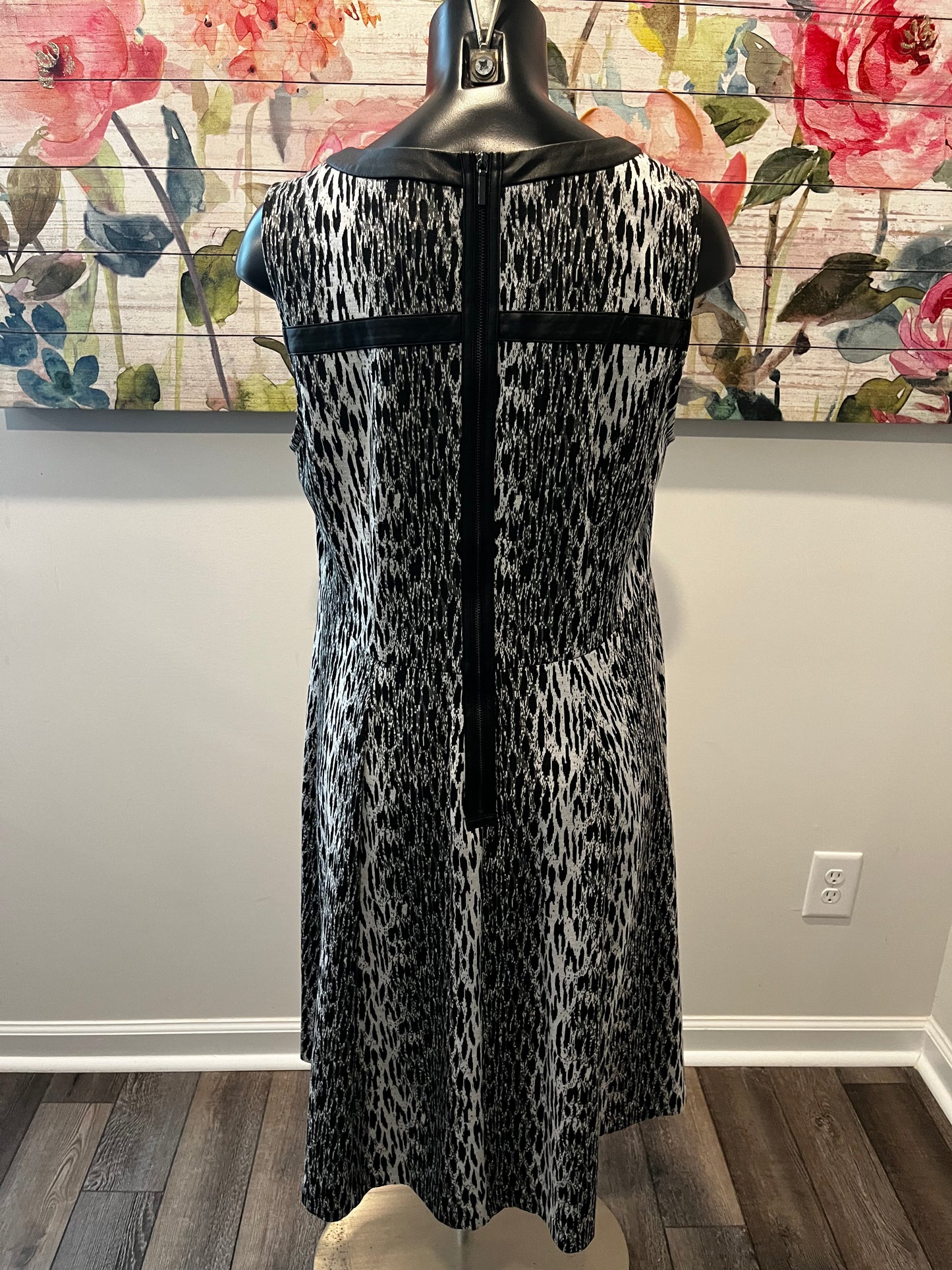 Black, Grey & White Sleeveless Dress