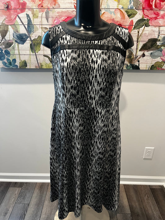 Black, Grey & White Sleeveless Dress